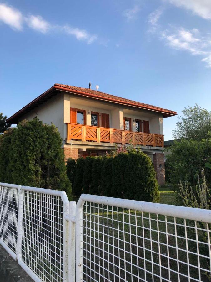 Lilla Villa Siofok Exterior photo